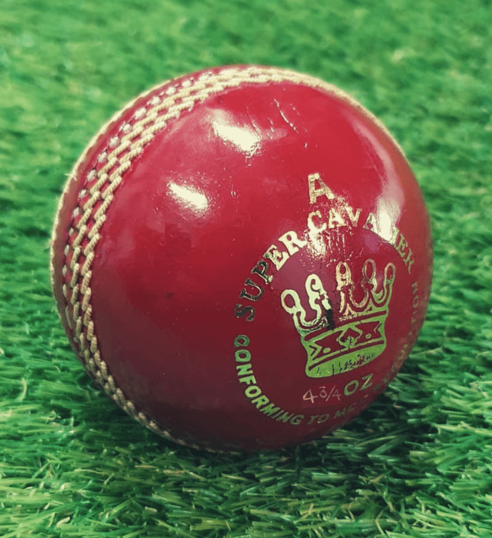 Kent - AJ Super Cavalier Junior Cricket Ball - 4.75ozs (Red)