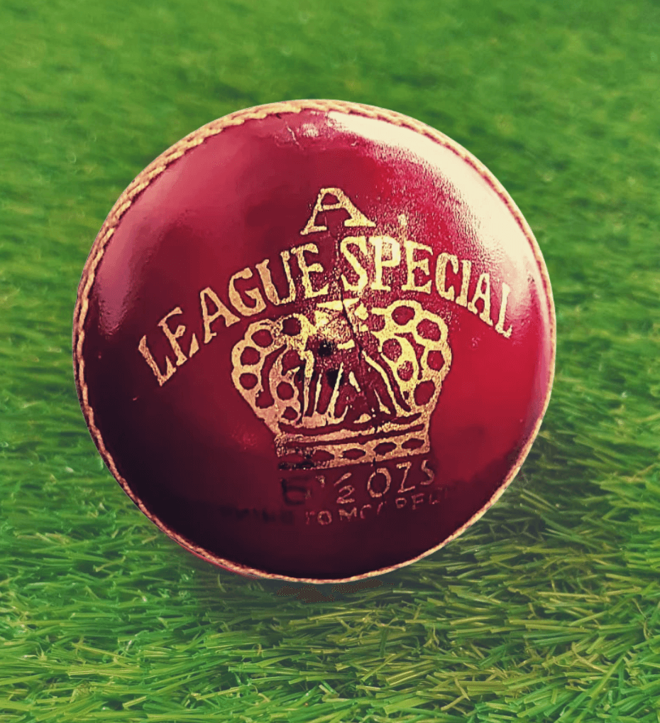 Middlesex - AJ League Special Cricket Ball - 5.5ozs (Red)