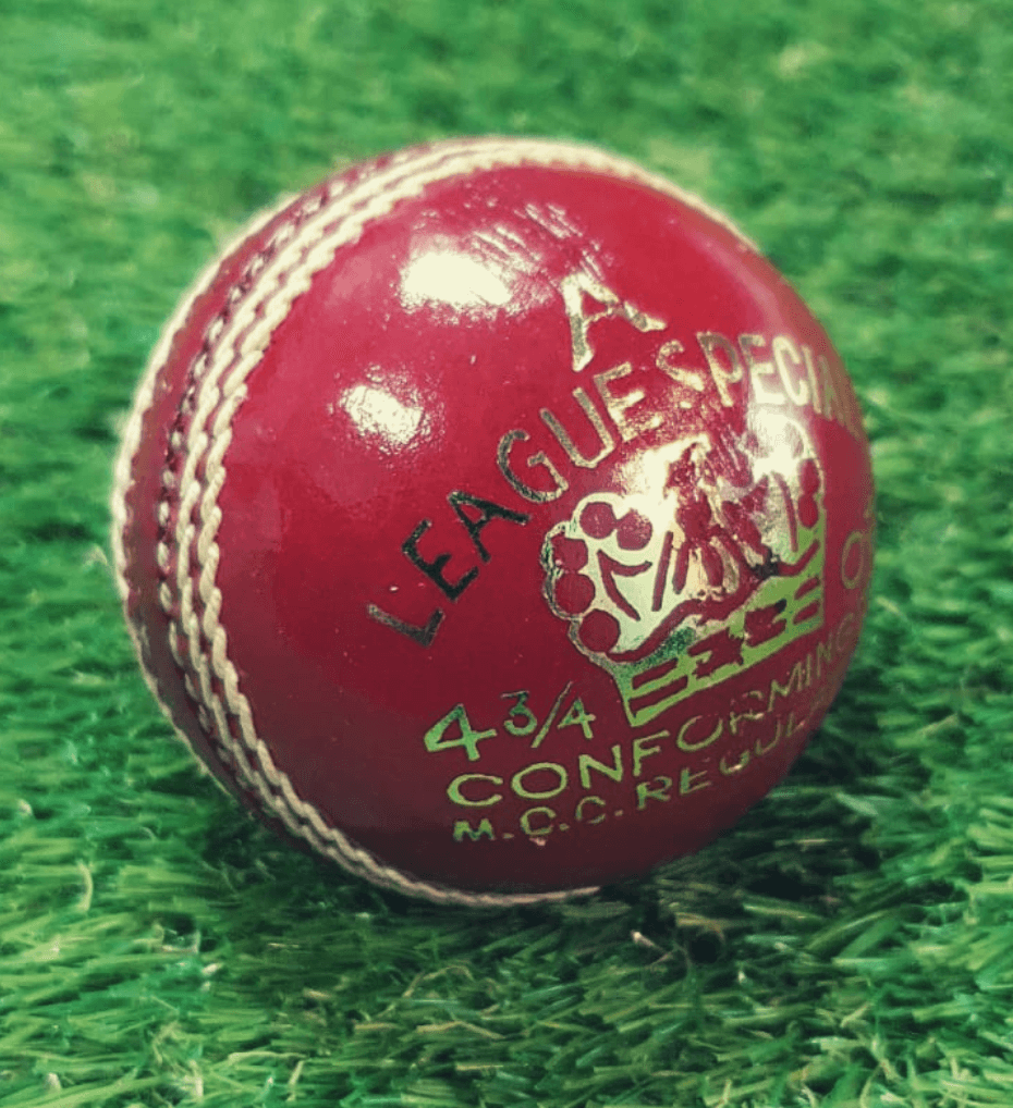 Kent - AJ League Special Junior Cricket Ball - 4.75ozs (Red)