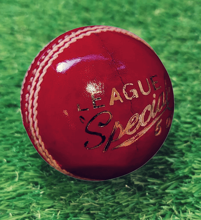 Middlesex - AJ League Special Womens Cricket Ball - 5ozs (Red)
