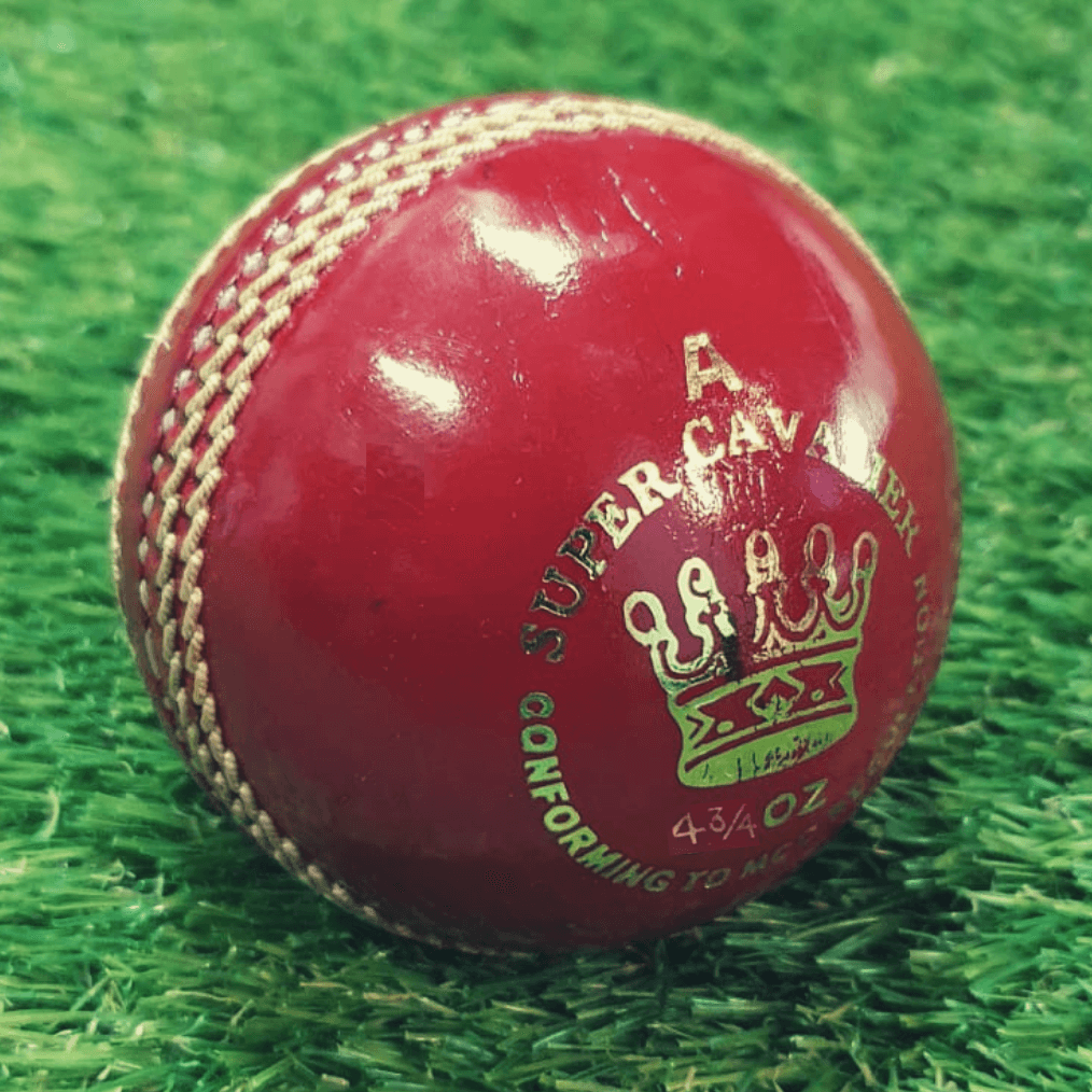 AJ Super Cavalier Junior Cricket Ball - 4.75ozs (Red)